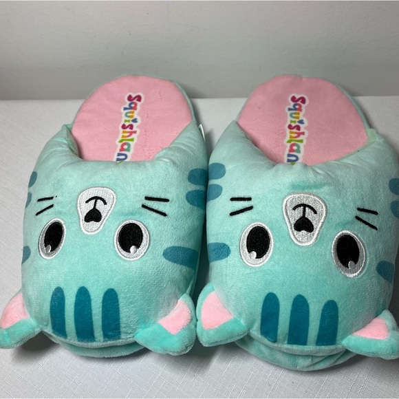 Squishland Tabby Cat Plush Slippers - Jules. Size 7-9. New. - Picture 2 of 5